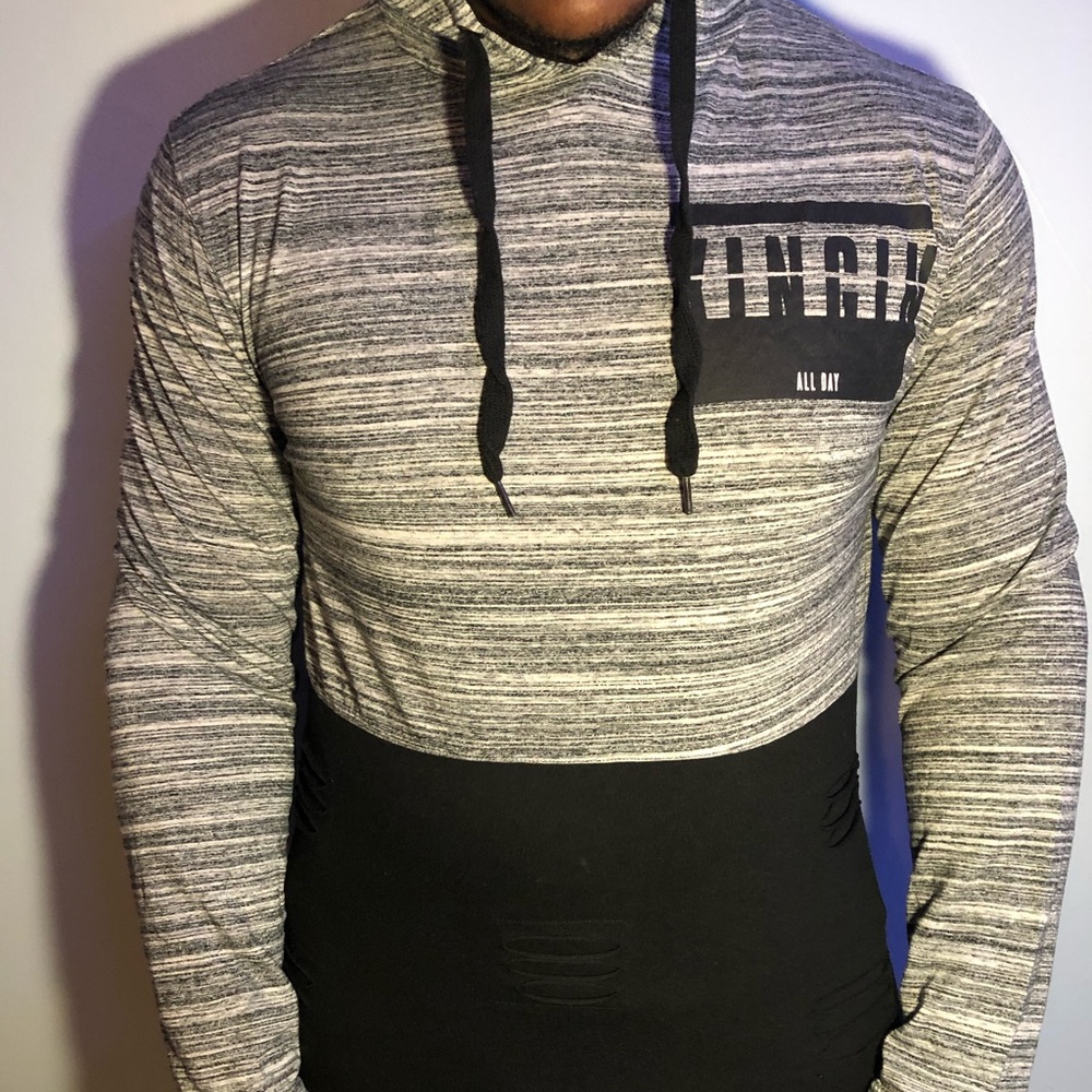Long-sleeve graphic hoodie